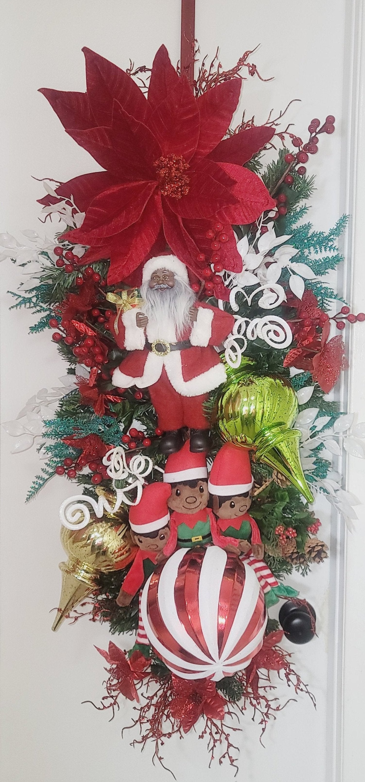 Black Santa w/ Elves Swag Wreath