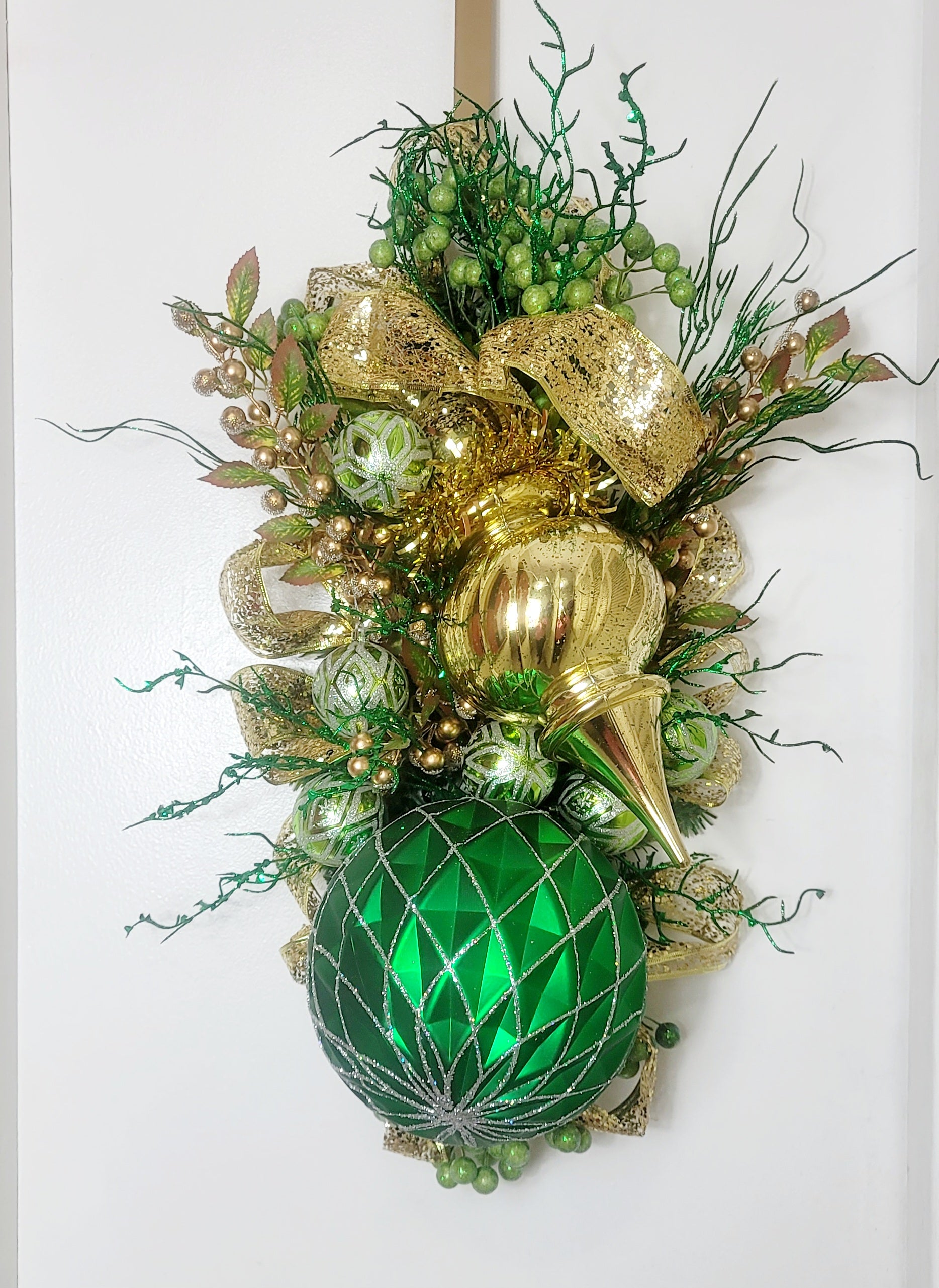 Green Emerald Swag Wreath